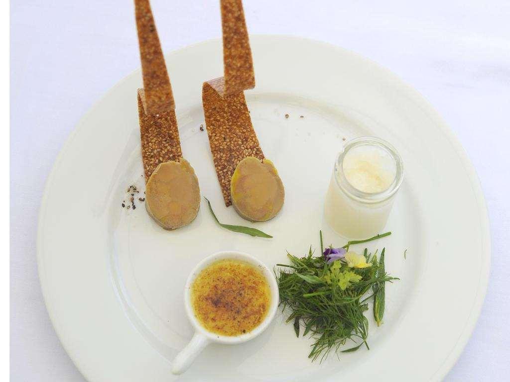 Chateau & Spa De La Commanderie Eybens Restaurant photo